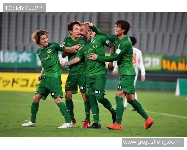 东京绿茵迎战鹿儿岛球队全力争胜展现足球魅力与激情