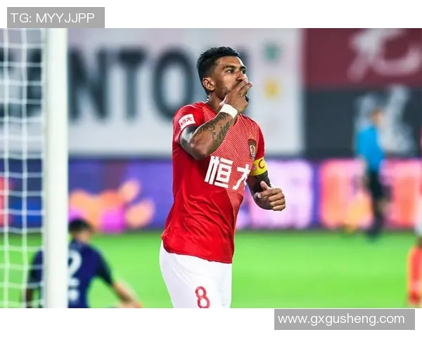 央视解说恒大对阵美洲队精彩回顾与赛后分析全景呈现