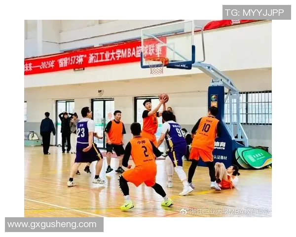 成都篮球队展现灵活战术与团队配合的精彩表现分析MBA